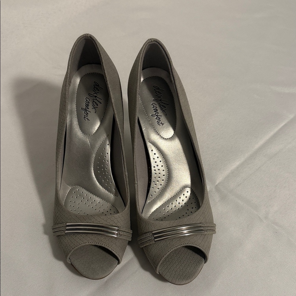 Dexflex Comfort Women's Gray Peep Toe Heels
